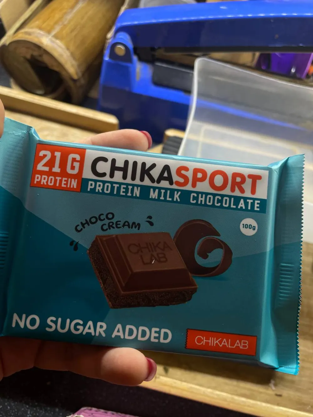 Шоколад молочный c миндалем Chika Sport